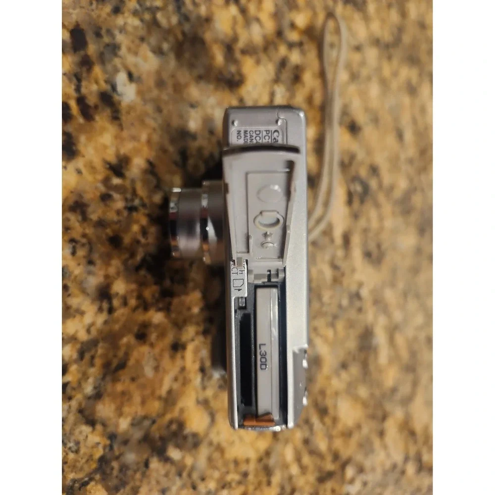 Canon PowerShot SD600 6.0MP Compact Digital Camera Battery & Charger TESTED